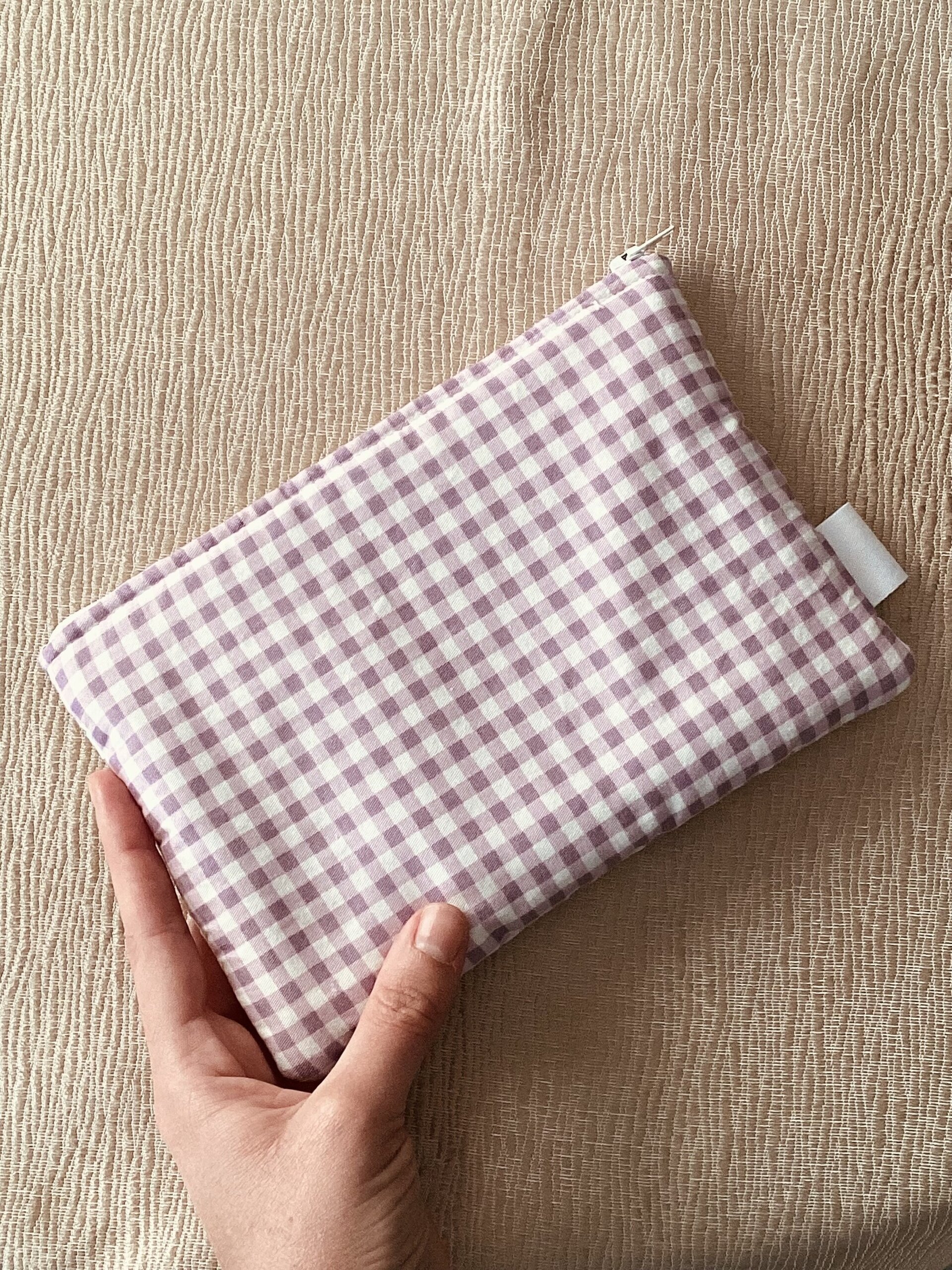Estuche morado de tela - Un toque elegante para tu material escolar - 4