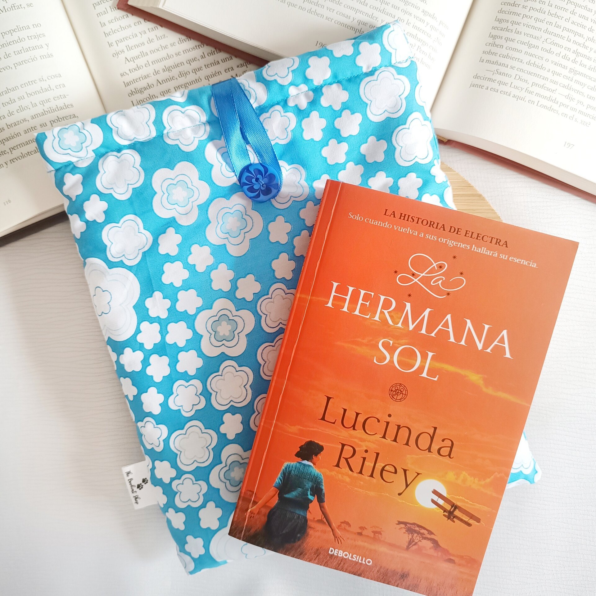 Funda de libro - Motivos florales para un toque sutil - 3