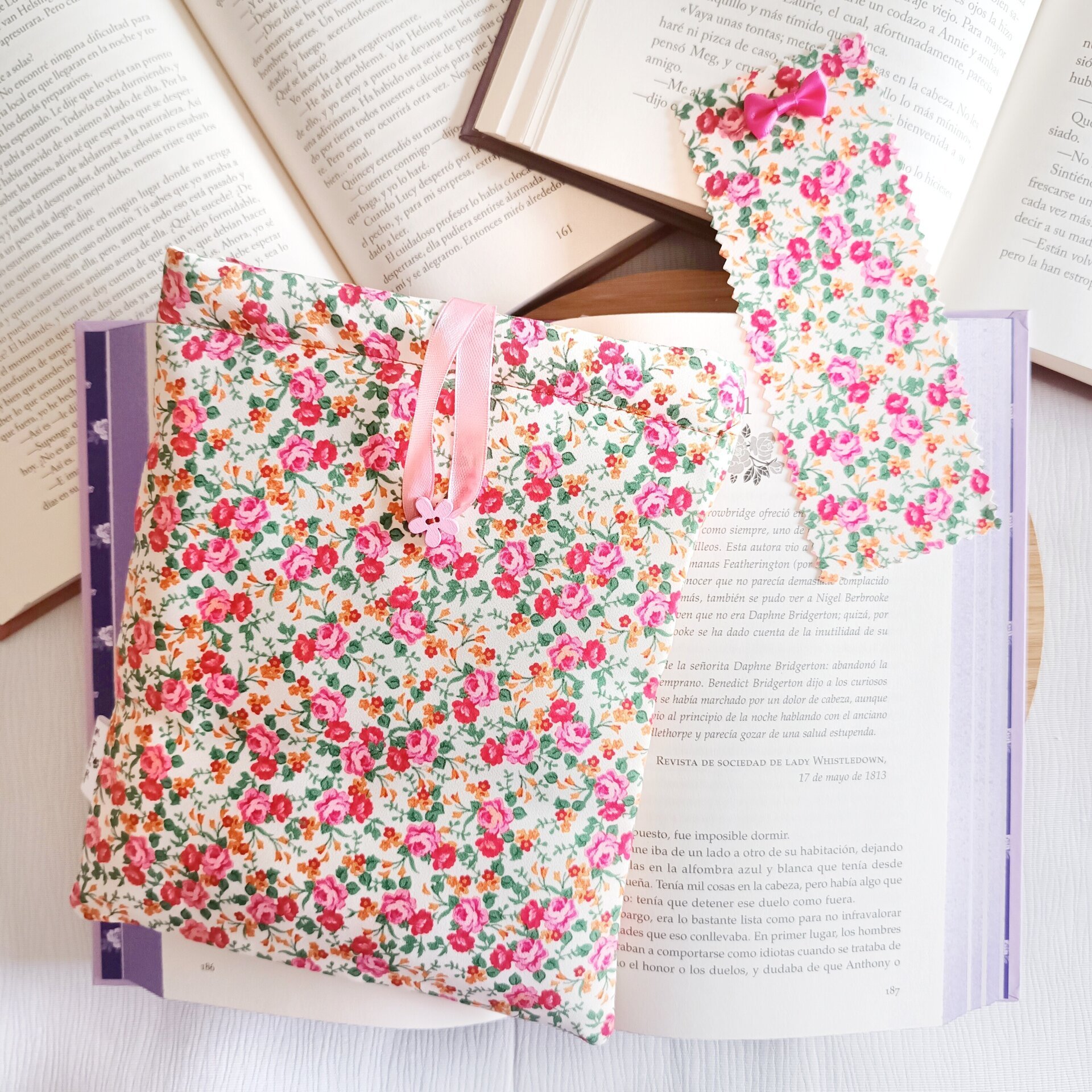 Marcapáginas de tela - Motivos florales rosas para un toque femenino - 2