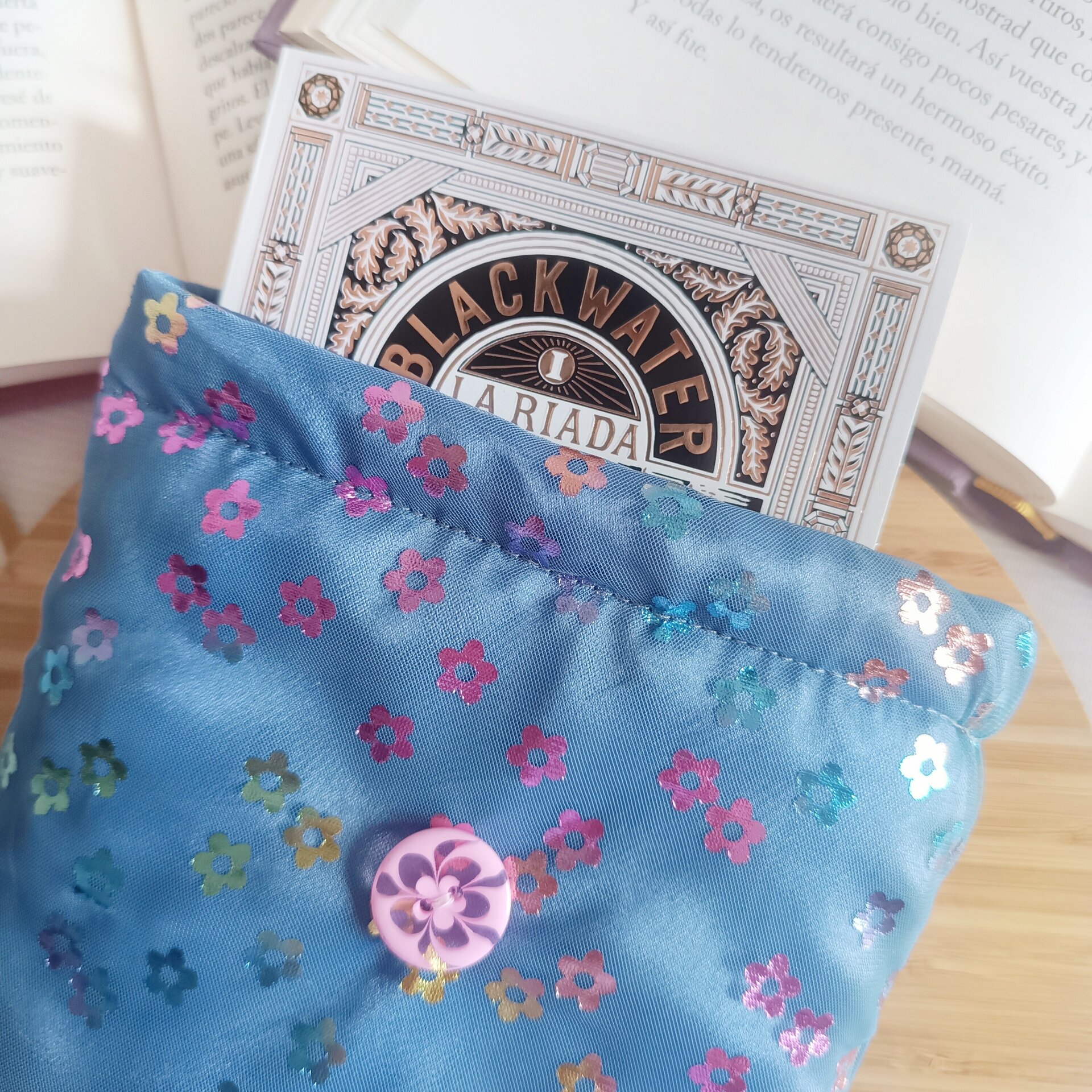 Funda de libro con flores metalizadas - Diseño brillante y elegante - 3