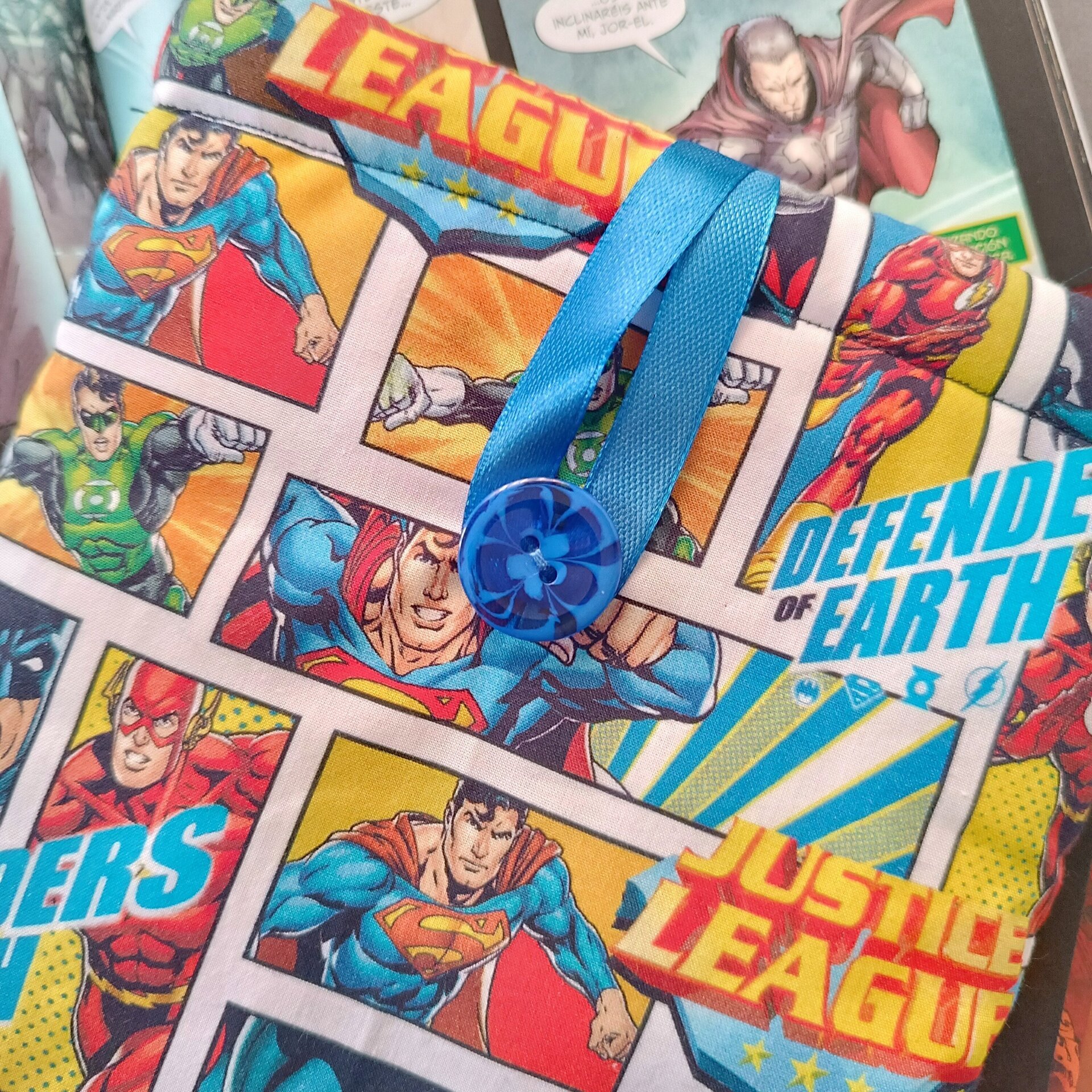 Funda de libro de Superhéroes de DC Comics – Protege tu lectura con poder y esti - 3