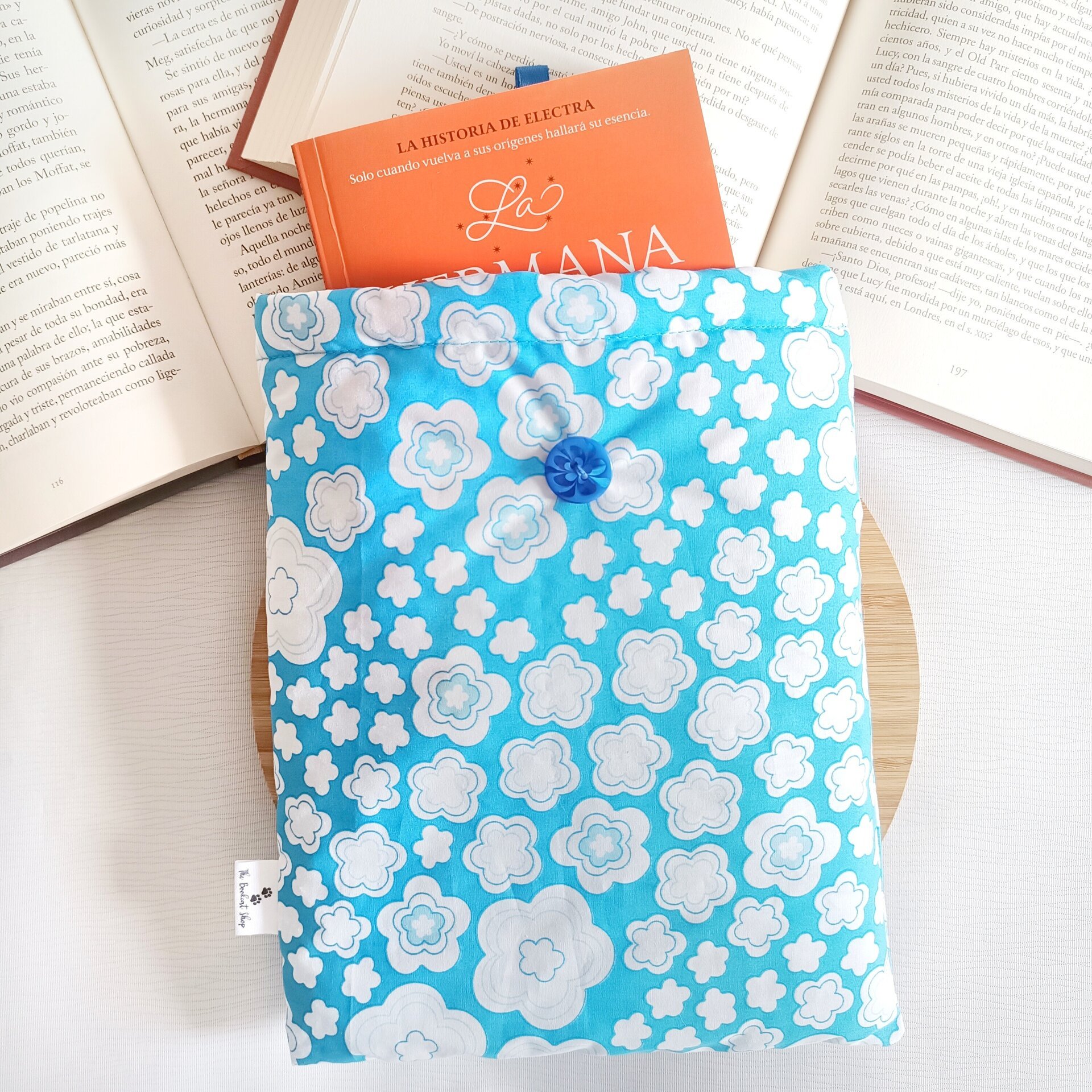 Funda de libro - Motivos florales para un toque sutil - 4