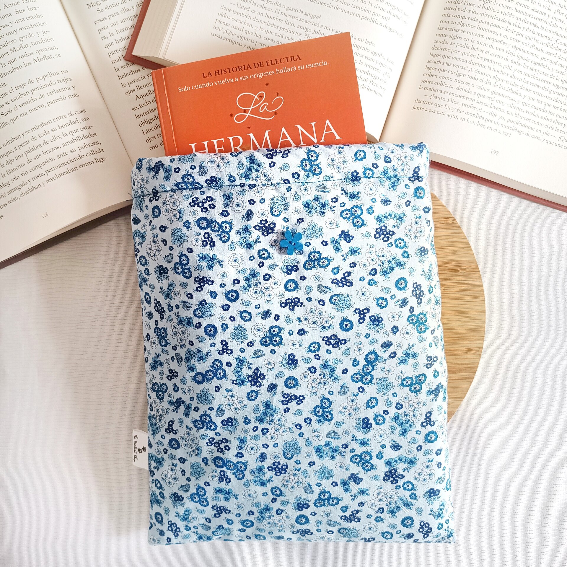 Funda de tela - Motivos florales azules para proteger tus libros - 4